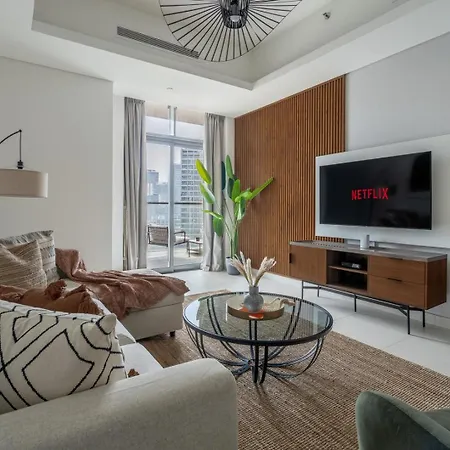 Guestready - Luxurious Accents Near Burj Khalifa Apartment Dubai Exterior photo