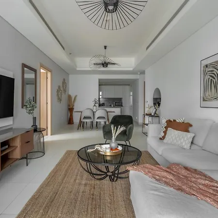 Guestready - Luxurious Accents Near Burj Khalifa Apartment Dubai Exterior photo